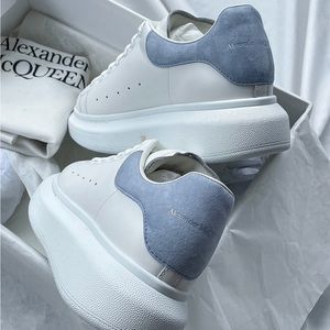 ALEXANDER MCQUEEN
White & Blue Oversized Sneakers